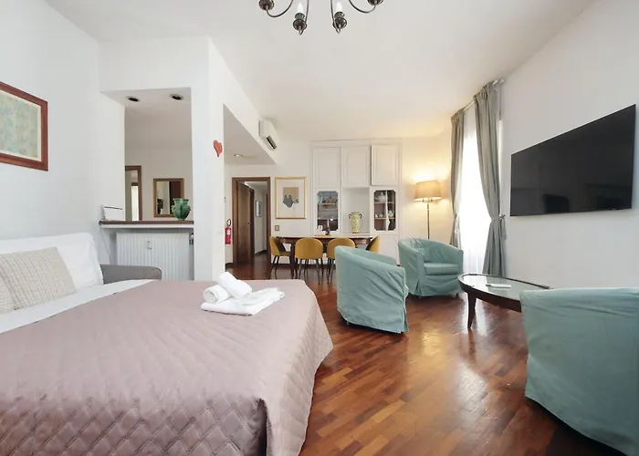 Bianca Colosseum - 3br Rome